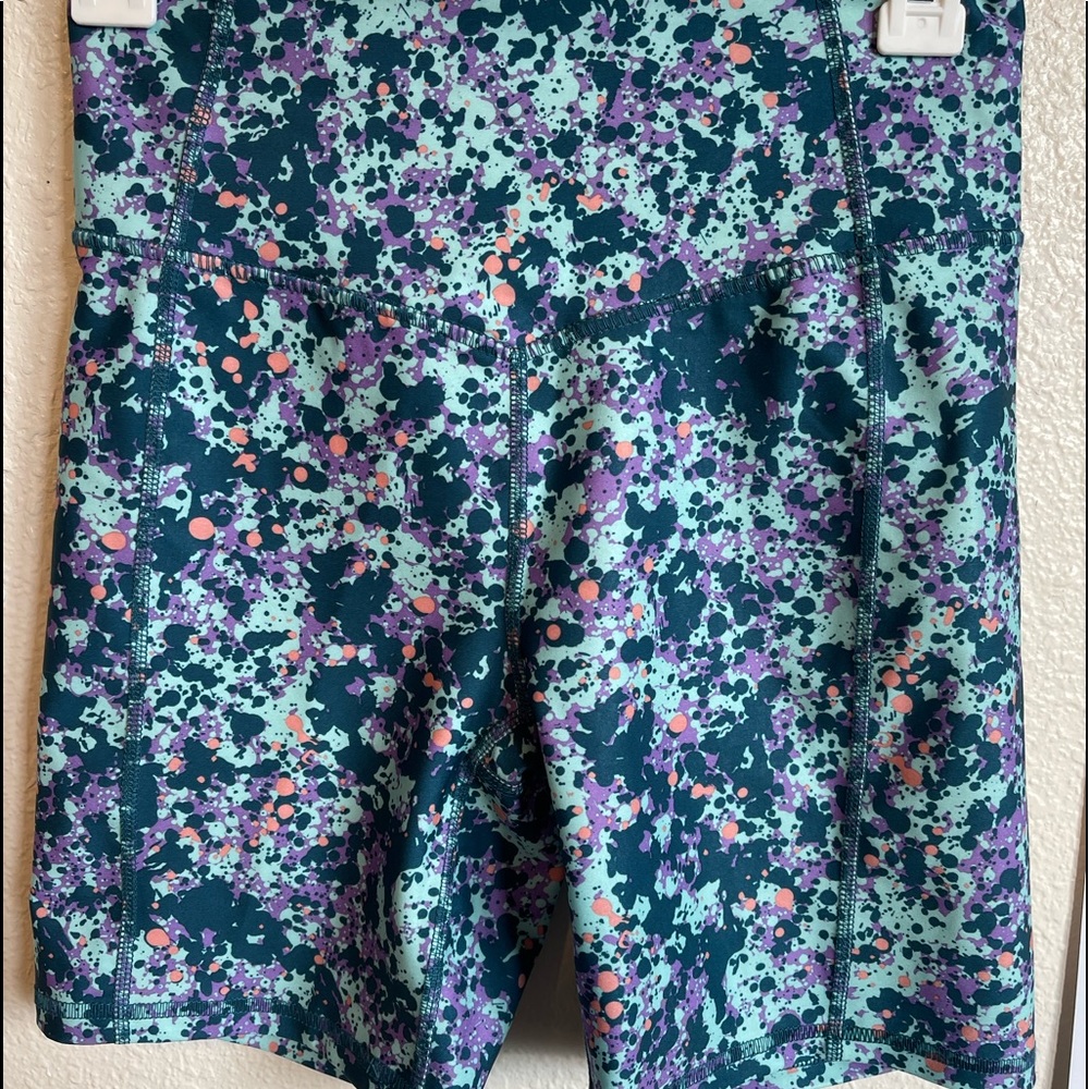 1 DAY FLASH SALE 🔥🔥🔥NWOT. Splatter paint bike shorts.